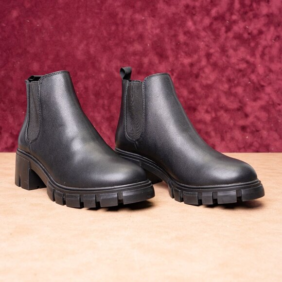 Steve Madden Women How Y2k Retro Chelsea Black Leather Boots Size 8 - Picture 1 of 9